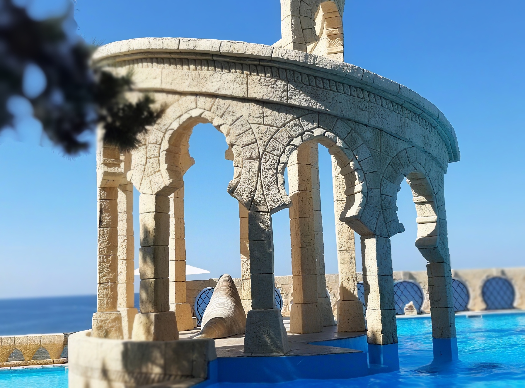 Decorative stone wall finish